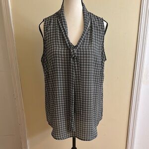 *NEW WITH TAGS* Adrianna Papell Women's Stylish and Ready to Wear Sleeveless Top
